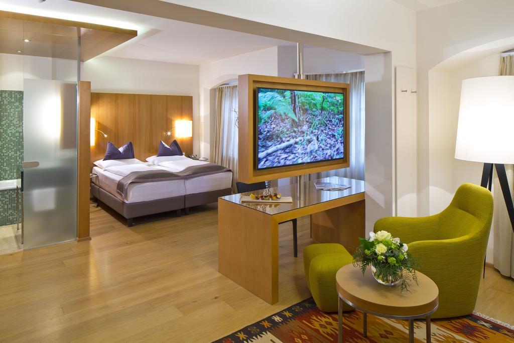 Junior Suite Maximilian with Air Conditioning (with 2 bathrooms)